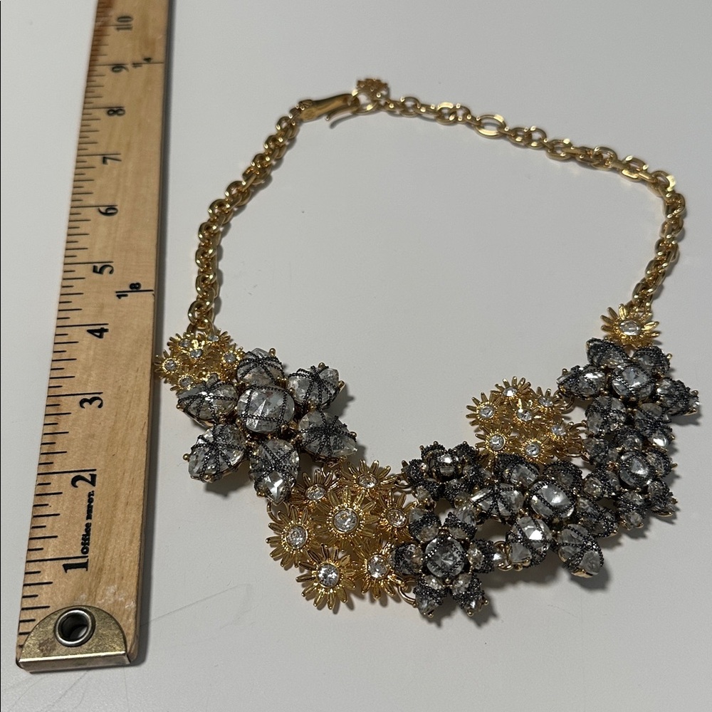 🌴 Ann Taylor Statement Necklace - Picture 2 of 2